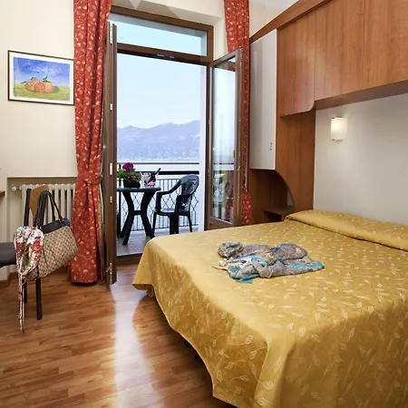 Hotel Merano Brenzone sul Garda Exterior photo